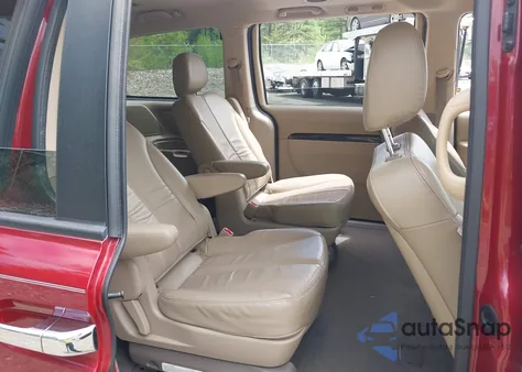 2014 Kia Sedona Ex z USA, uszkodzony, nr VIN KNDMH4C73E6578253